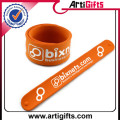 Cheap custom logo fashion silicone snap slap bracelet